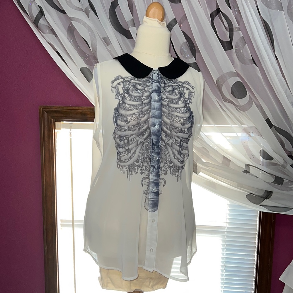 XL Iron Fist Ribcage Sleeveless Blouse